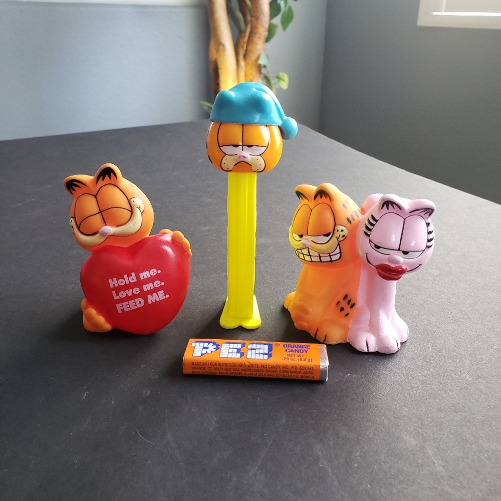 Vintage Garfield Pez (Pez candy) & 2 Rubber Garfield Figurines